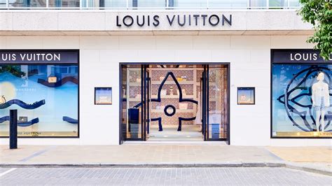 Opening hours of Louis Vuitton in Knokke.